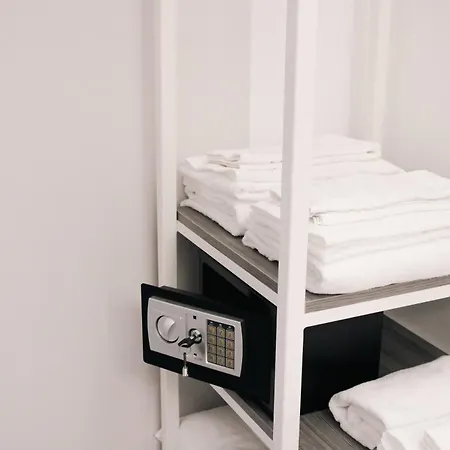 Six Luxury Spagnoli بيت ضيافة نابولي