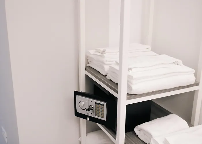 Six Luxury Spagnoli بيت ضيافة نابولي