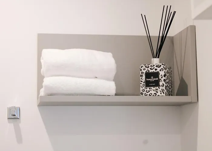 Six Luxury Spagnoli بيت ضيافة نابولي