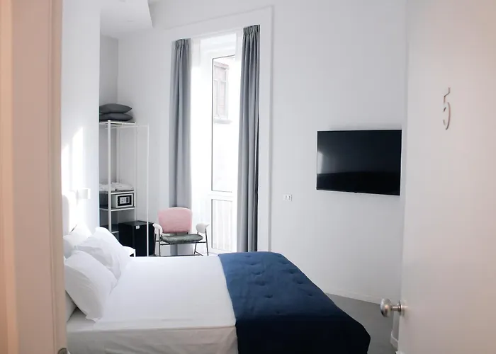 Six Luxury Spagnoli * Nápoly